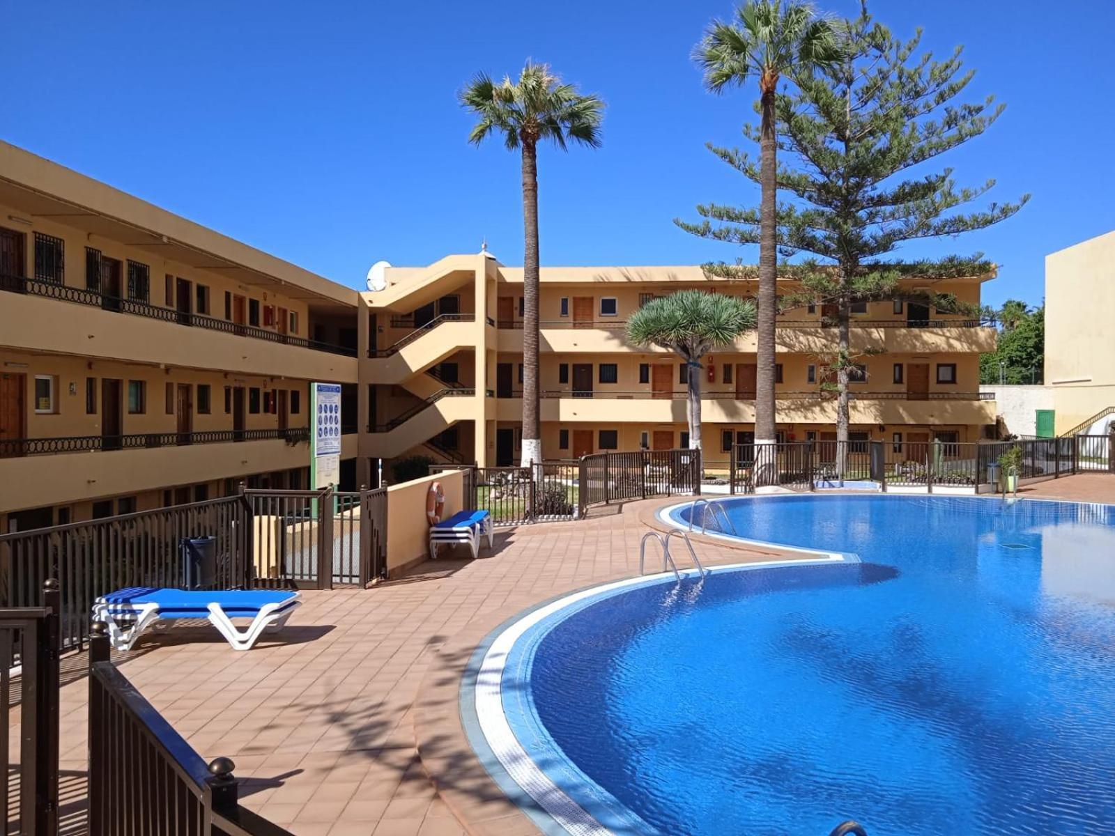 Firstline Apartment Los Cristianos Arona  Exterior foto